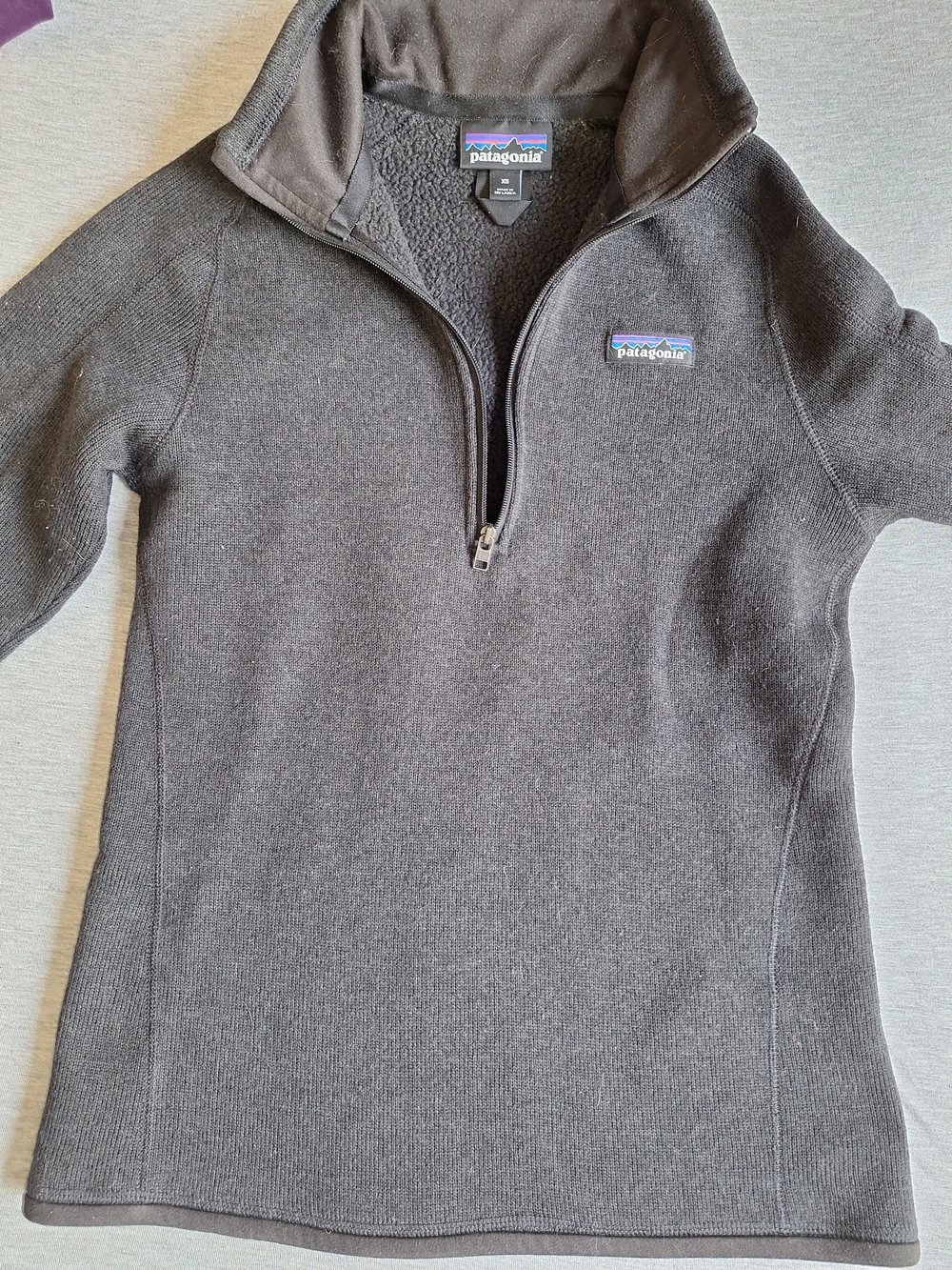 Patagonia Women’s Charcoal 1/4 Zip Sweater